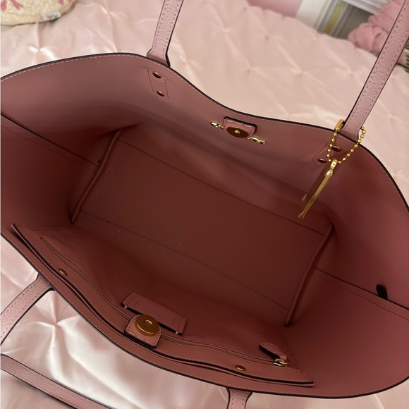 Coach pink tote - Picture 3 of 4